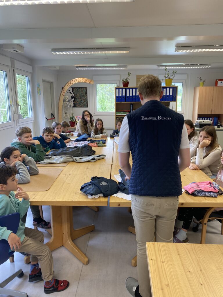 Designer Emanuel Burger besucht die Sokrates Schule